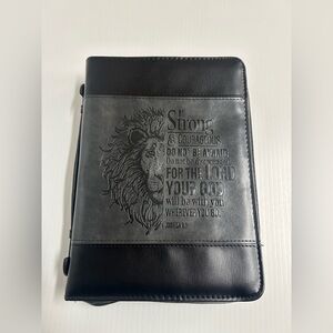 Large Bible Cover for Man - Be strong and courageous - Joshua 1:9 - Lion NWOT